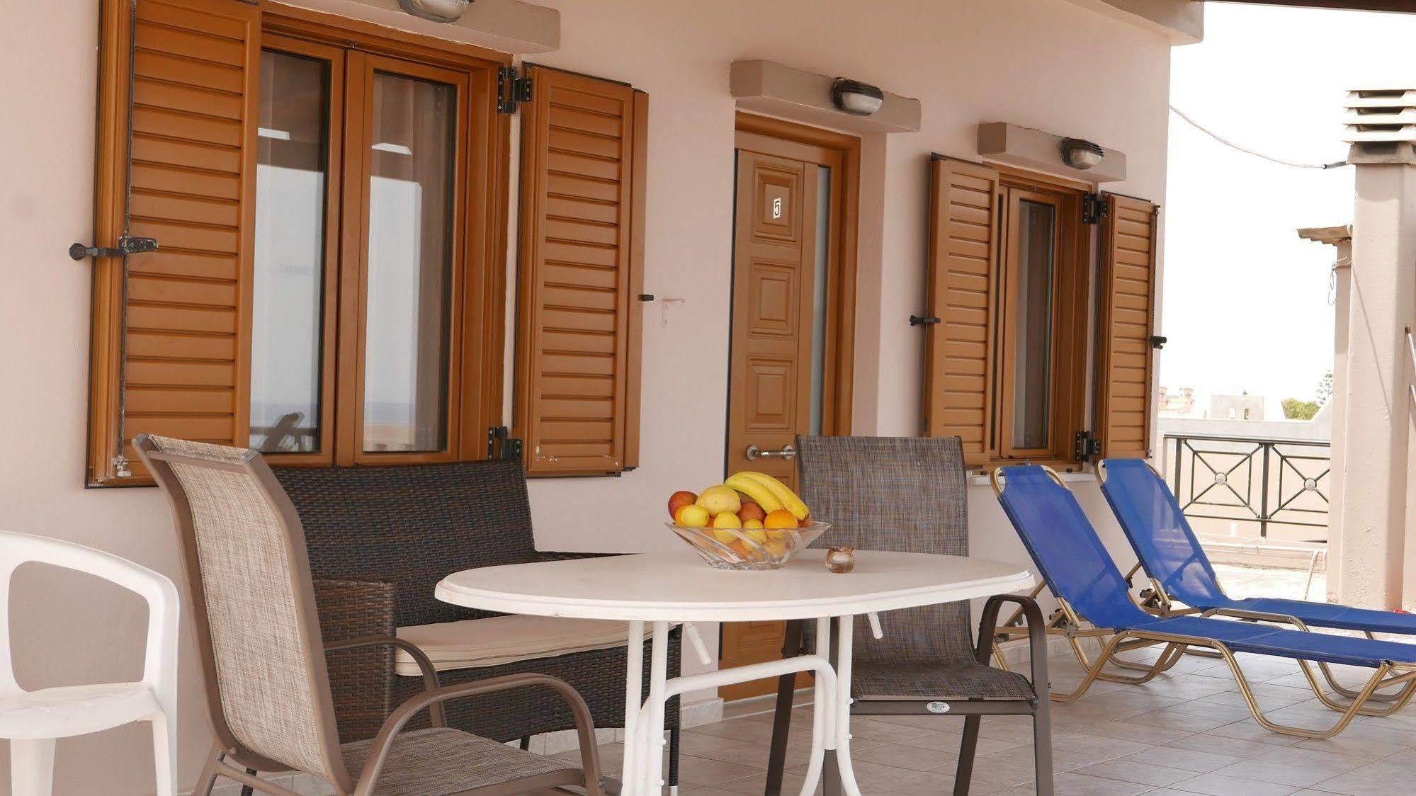Angela Apartments Kato Daratso Extérieur photo